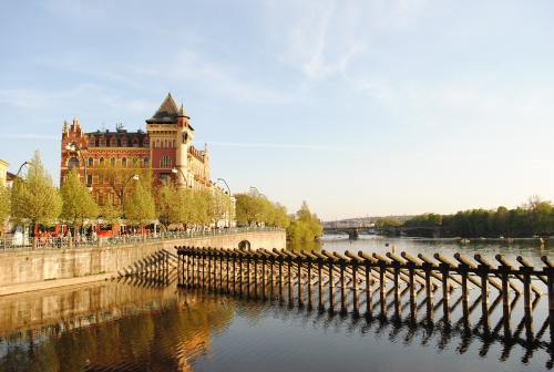 2023深海论坛系列活动：海洋电子信息与智慧海洋创新发展论坛成功举办