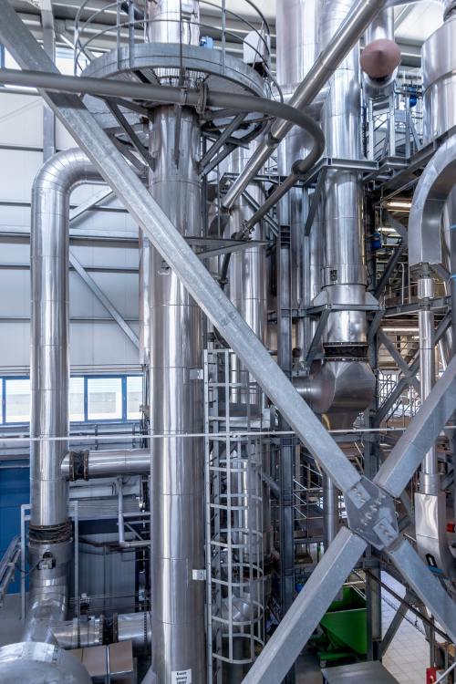 电影《助力鄂企对接国际资本市场，湖北省企业赴港上市专题培训成功举办》解说文案