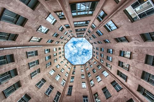 Luxury lounges: Credit card perks 'we are all paying for'