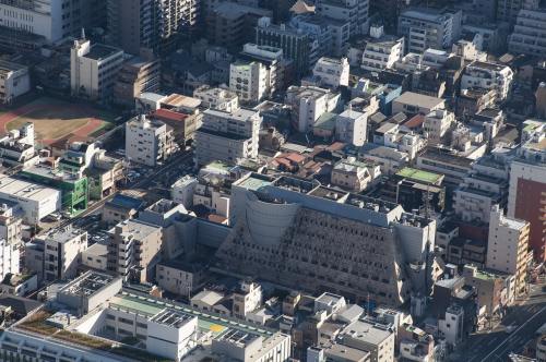 锐评|上海对“游烟”出手，让“不想闻烟味就别出门”没有市场