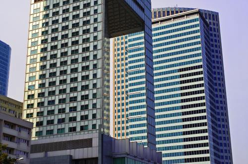 Raducanu into Miami last 16 after Keys beaten