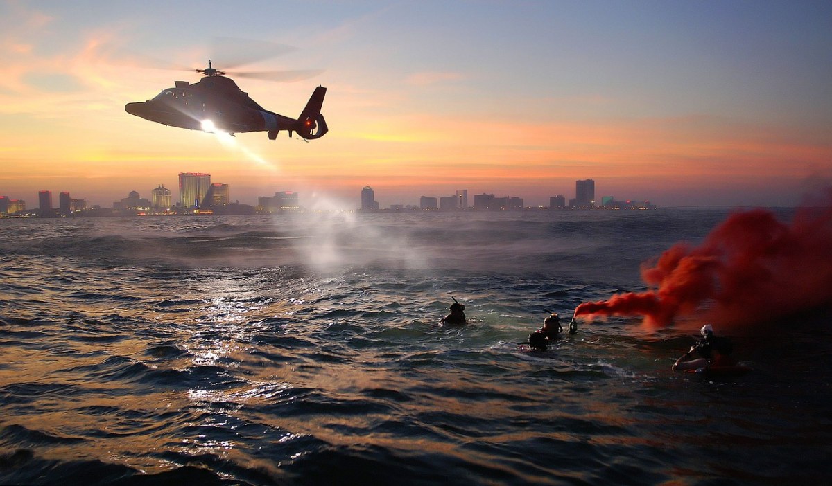 直升机救援演习免费图片