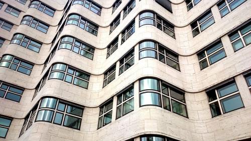 “网恋女友”主动坦白“我是男的” 当事人：没想到说的是真的