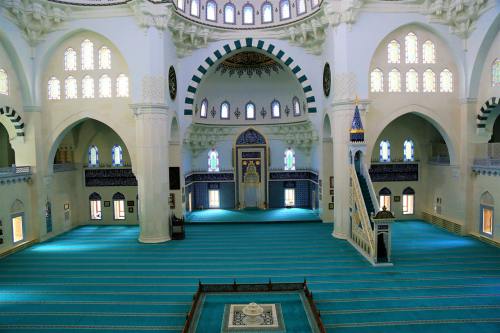 冬天旅游适合去哪里四川,冬天旅游去哪里好玩又便宜