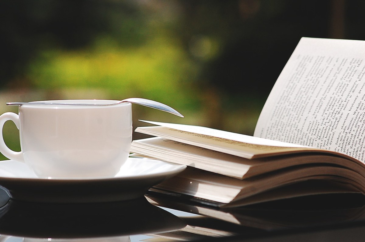 書、茶杯、性質免費圖片