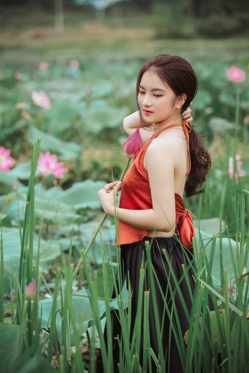 女人肖像摄影 3840×5760这张关于肖像,女人,美女,人物,女性,女人肖像