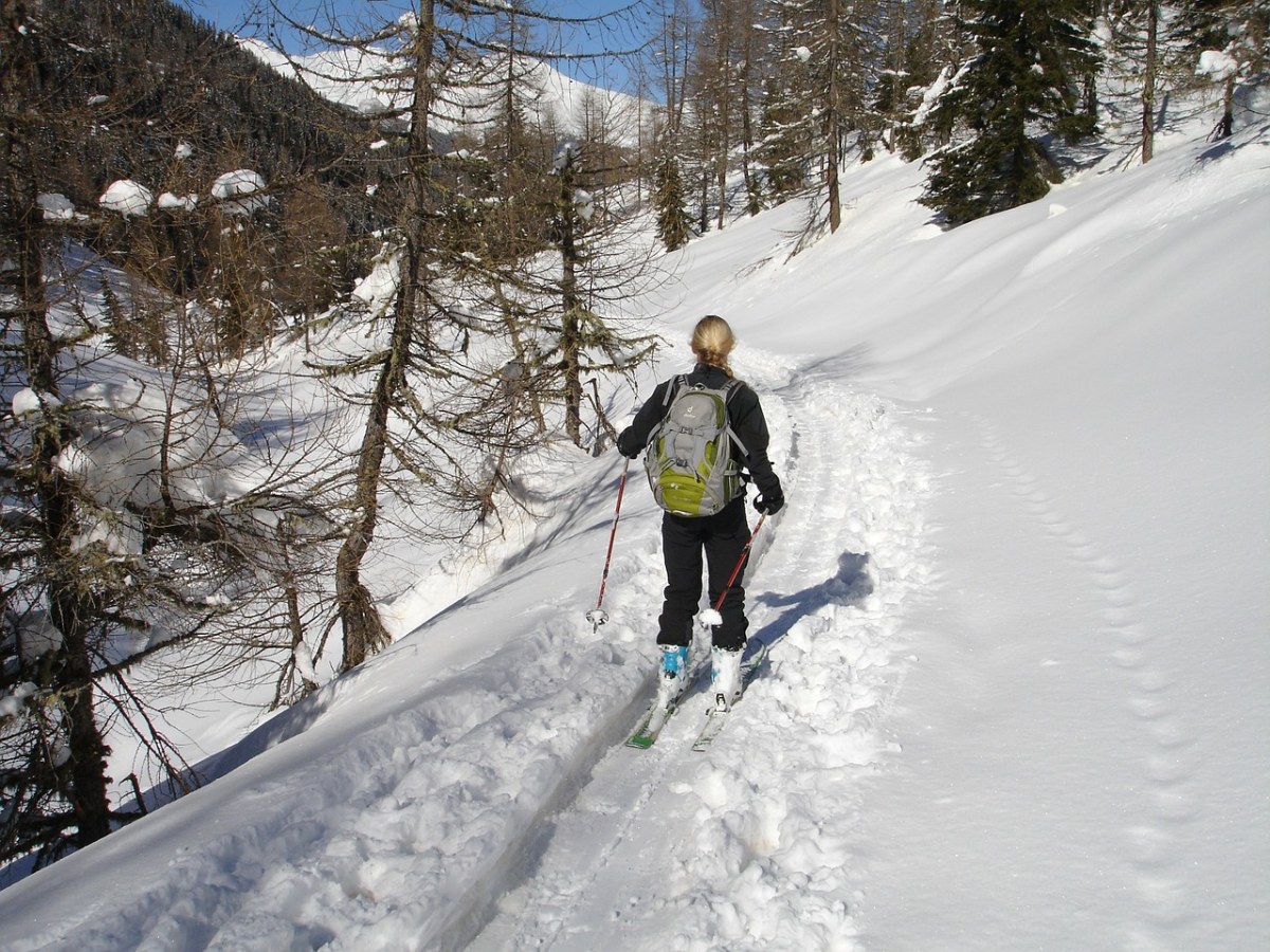 穷乡僻壤Skiiing、登山滑雪、滑雪旅游免费图片
