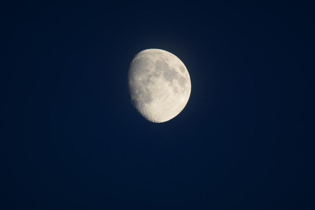月亮免费图片