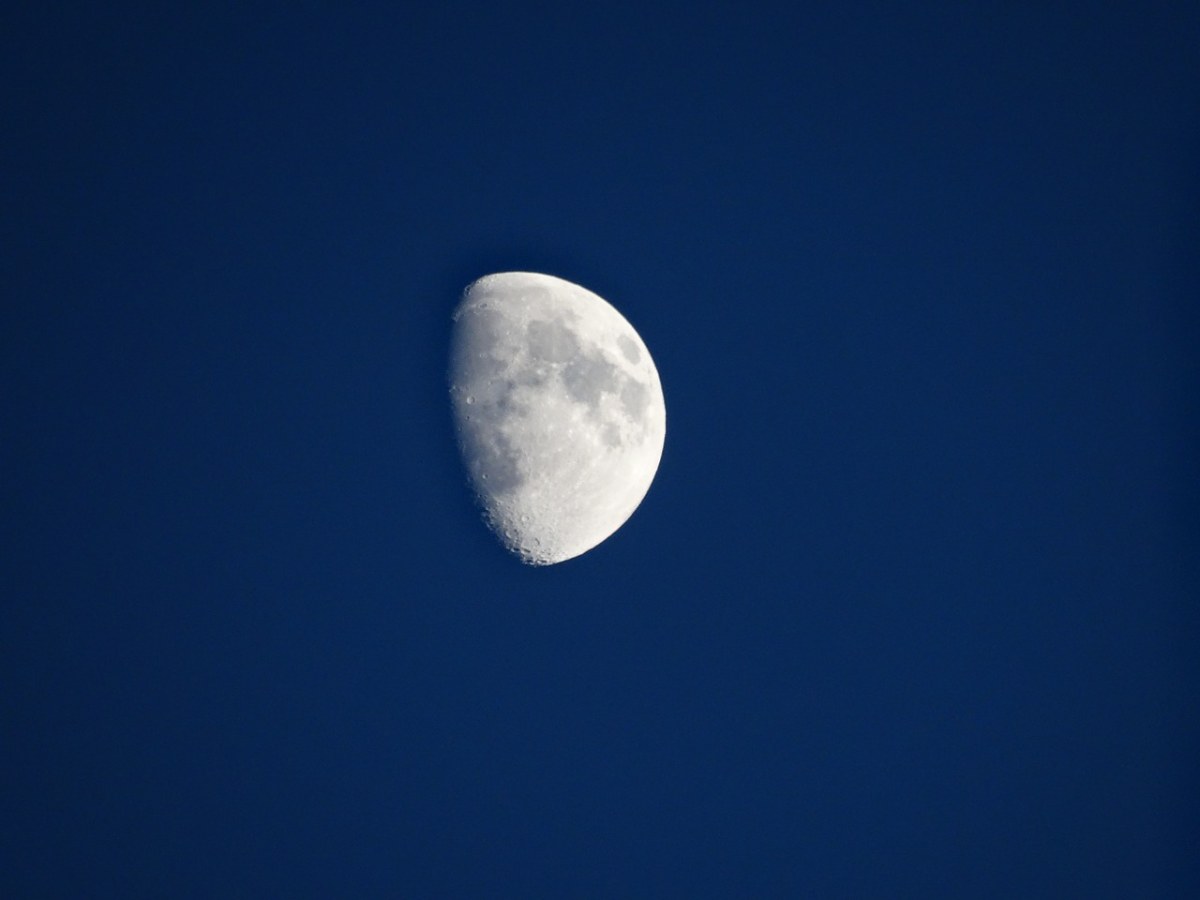 月亮免费图片