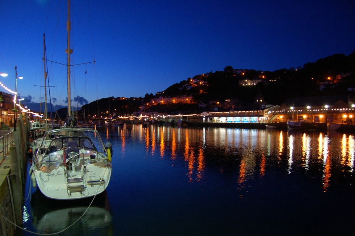 海港、船、夜免费图片