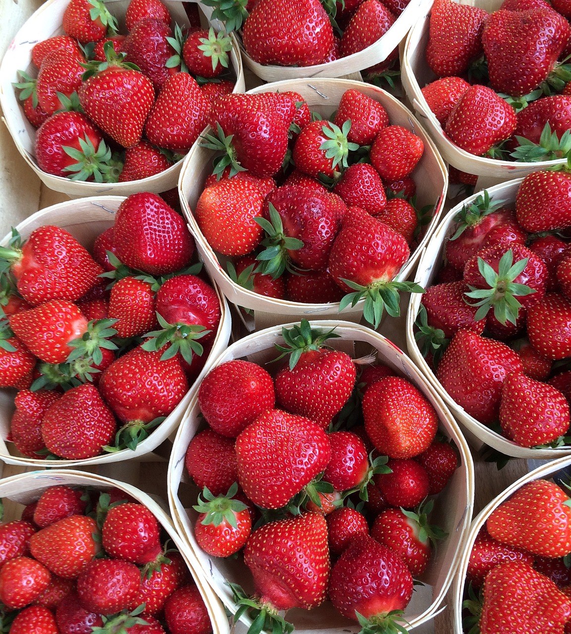 草莓、在篮子里的草莓、市场免费图片