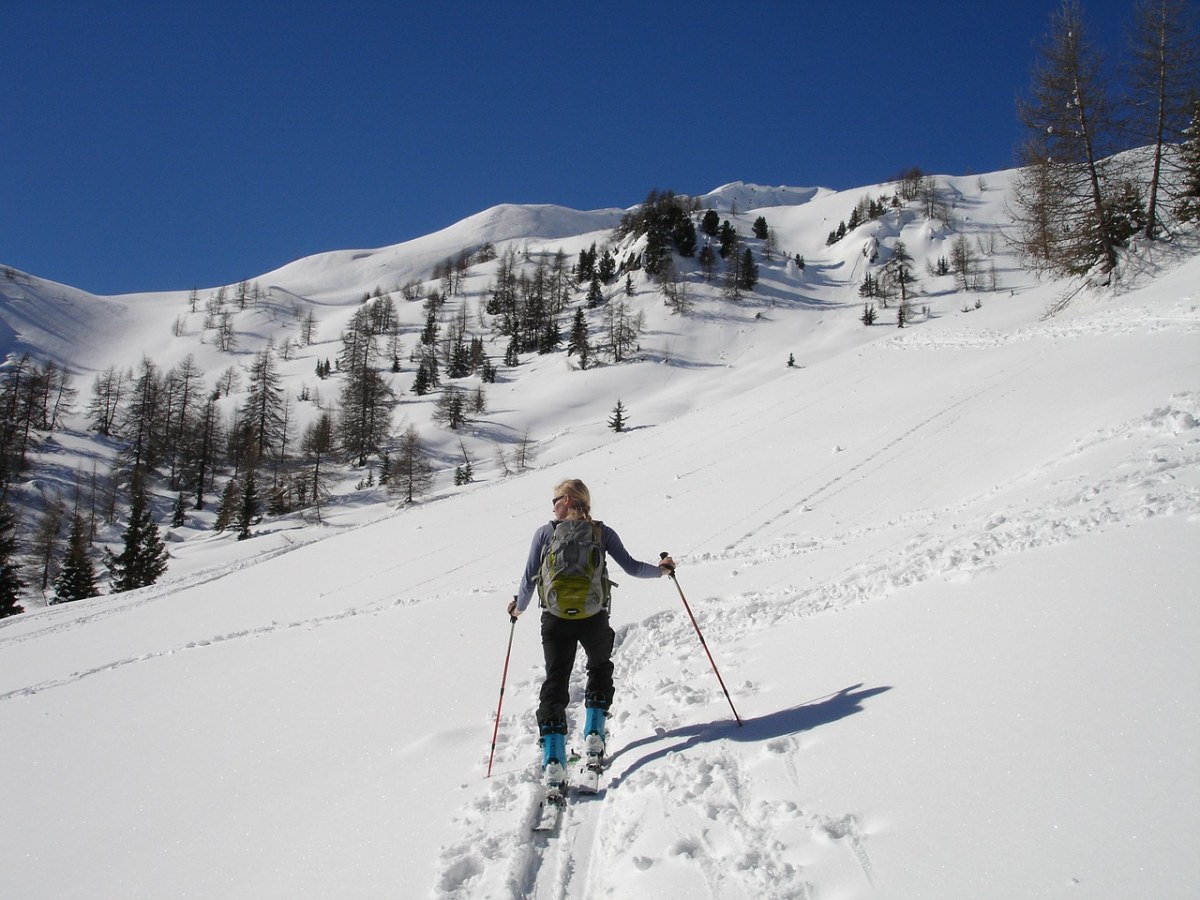 穷乡僻壤Skiiing、登山滑雪、滑雪旅游免费图片