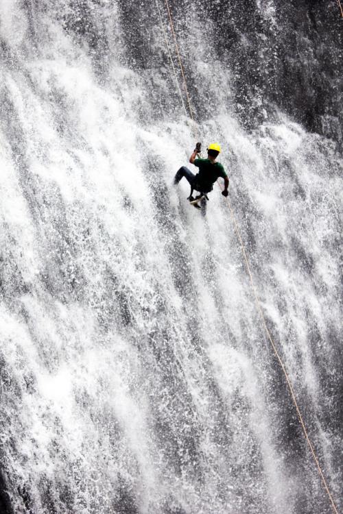 攀登、、下降、大瀑布、冒险
