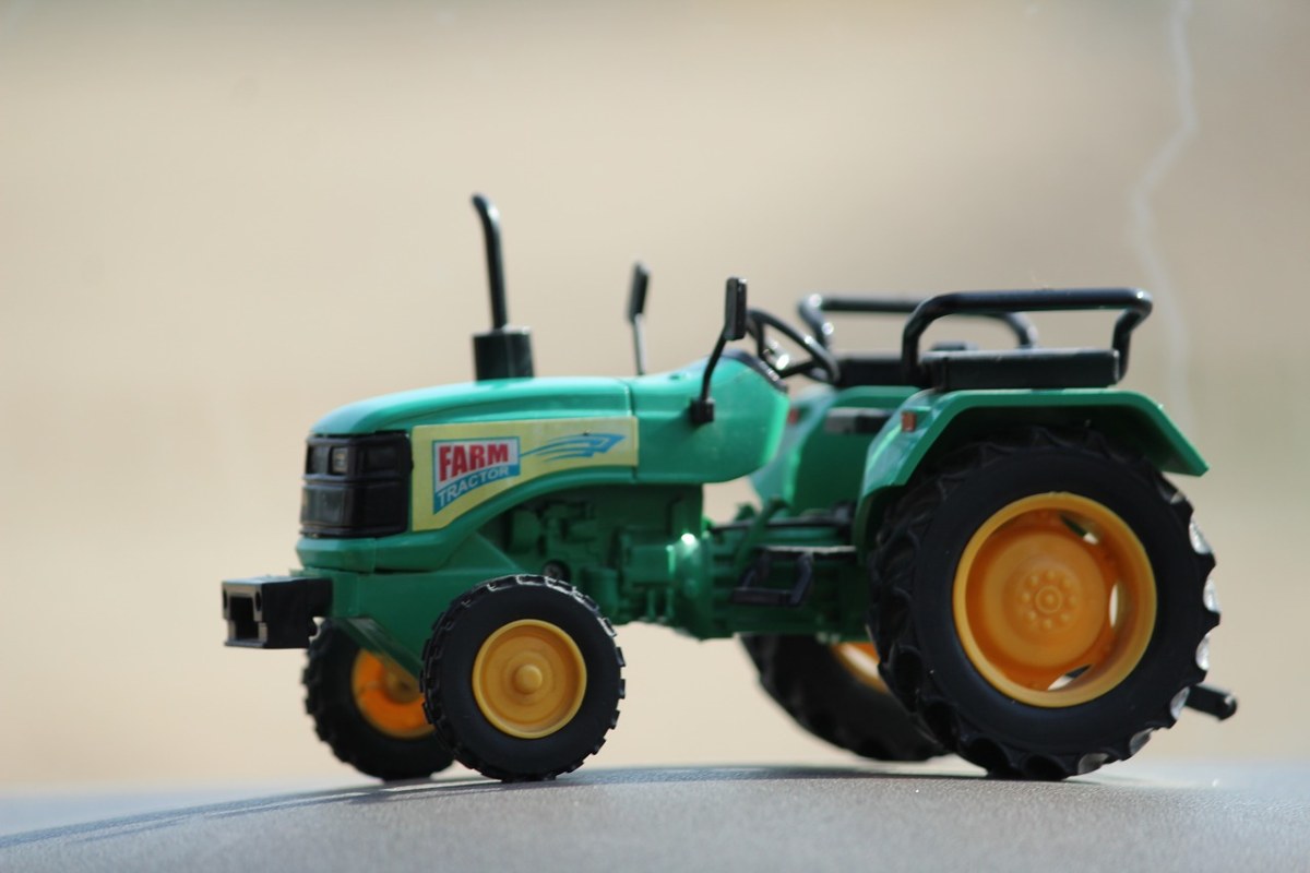 拖拉机、农业卡车、玩具模型免费图片