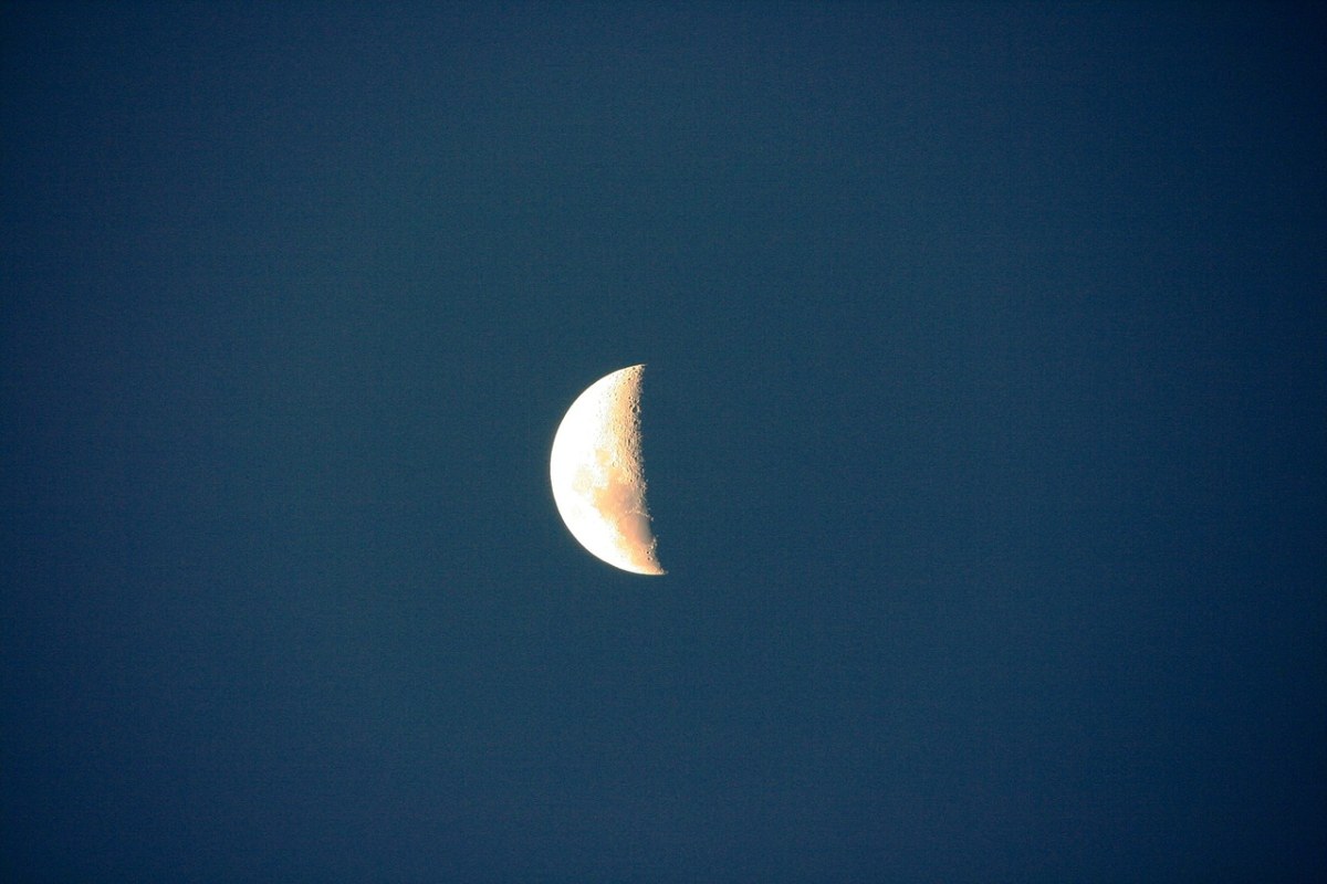有关半月, 天空, 月亮的免费素材照片