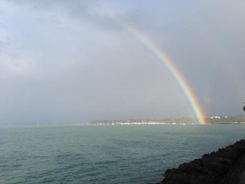 水、海港、彩虹