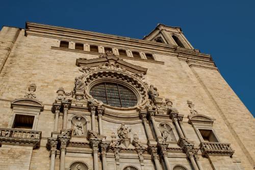 “量产”哪吒靠谱吗？一起品尝哪吒“同款”→