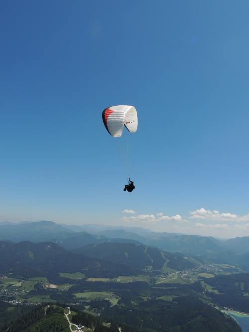 滑翔伞、山、飞行