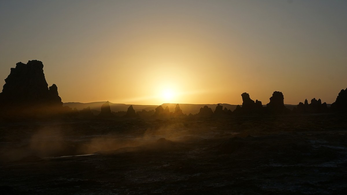 岩、日出、烟囱免费图片