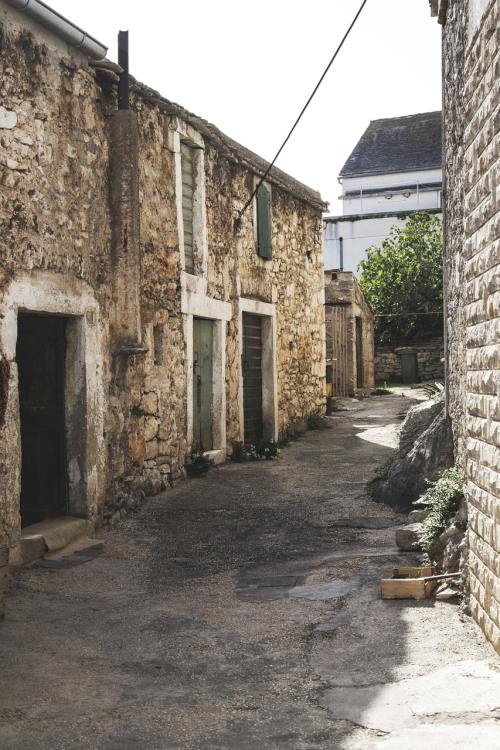 Why do kindness influencers get criticised?