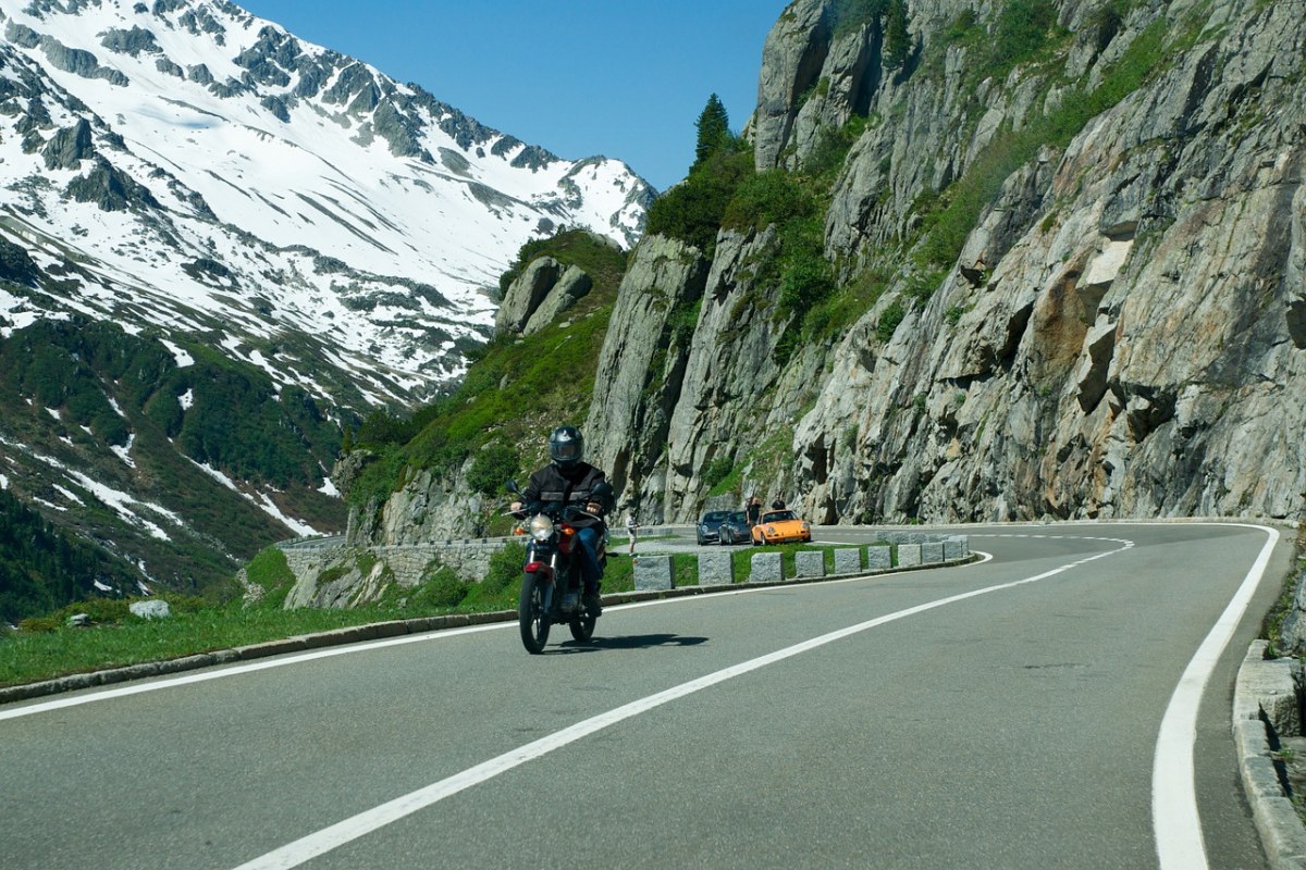 高山道路,高山,通过往返