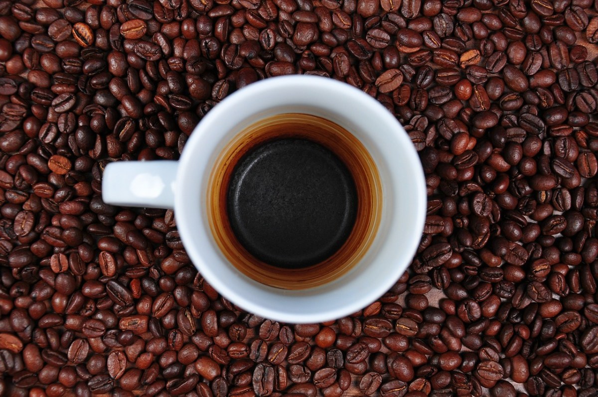 咖啡、空杯、咖啡豆免费图片