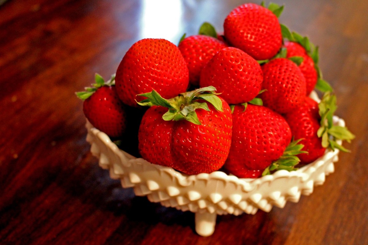 草莓、碗浆果、红色免费图片