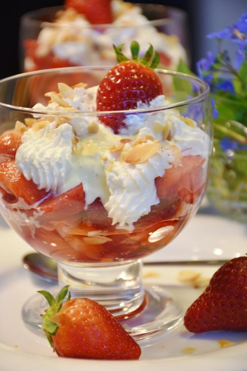 草莓、草莓杯、冰