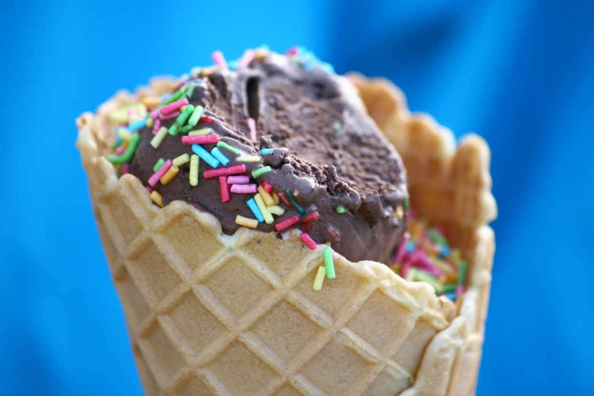 冰淇淋、锥、舀免费图片