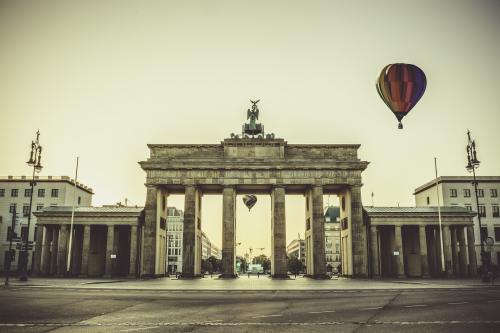 泰国曼谷在建高楼倒塌，致1人死亡43人失踪