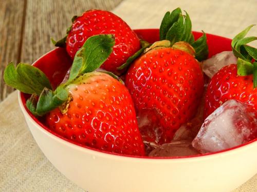 草莓、浆果、水果