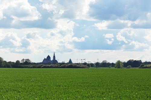 杭州滨江房价多少一平（杭州滨江房价多少钱）