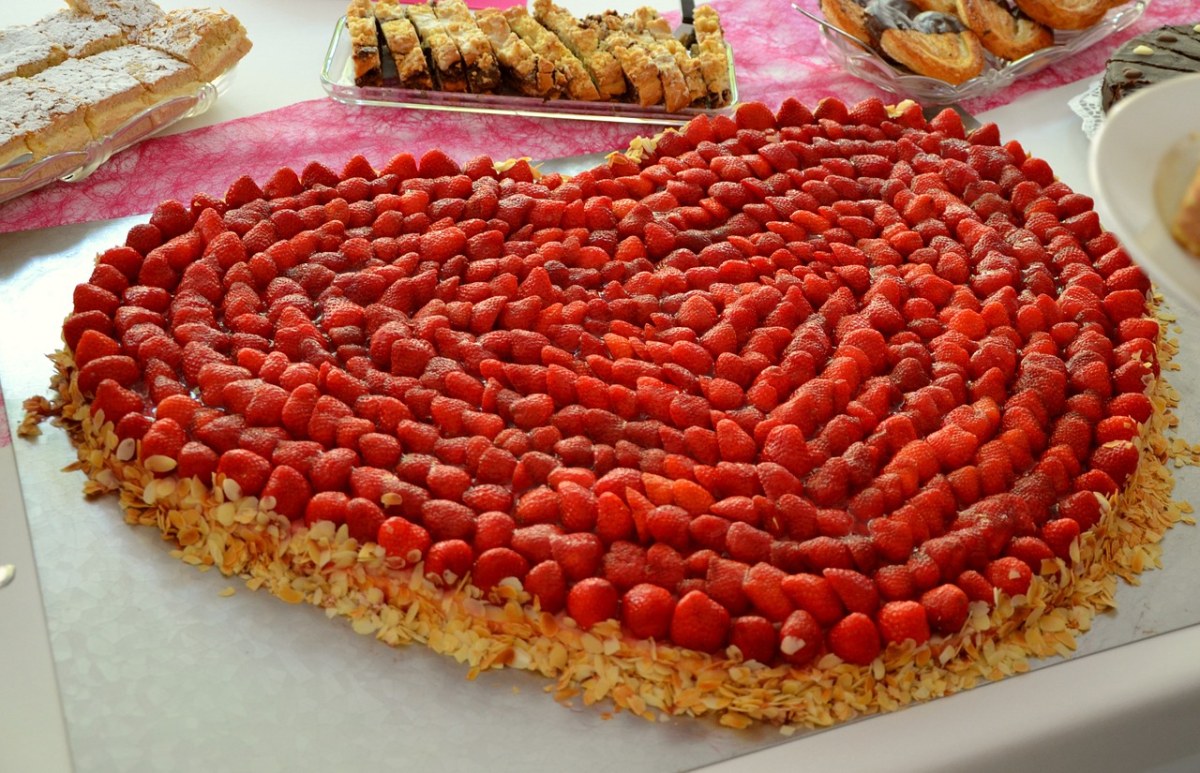 草莓、草莓蛋糕、心脏免费图片