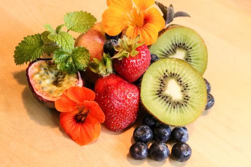 水果、草莓、猕猴桃