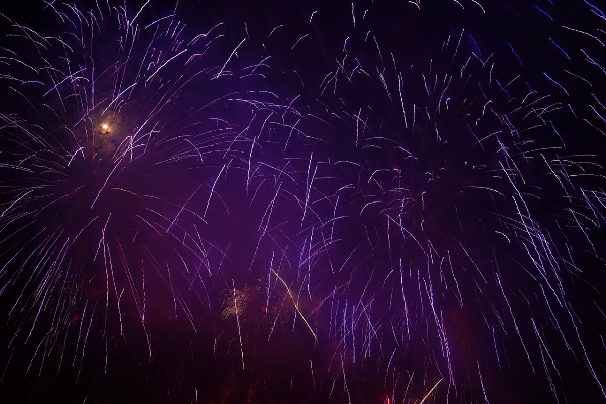 烟花爆竹、火箭、紫免费图片