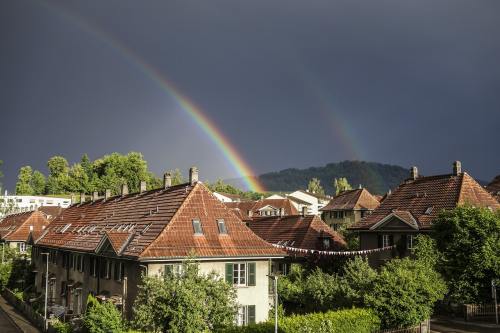 彩虹、房子、伯尔尼