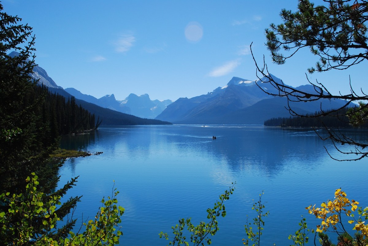 加拿大湖蓝色