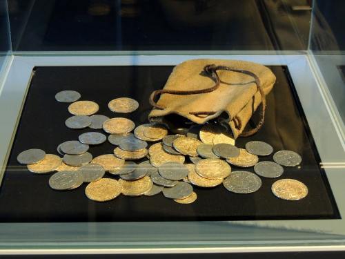 Two UFC fighters banned amid illegal betting scandal