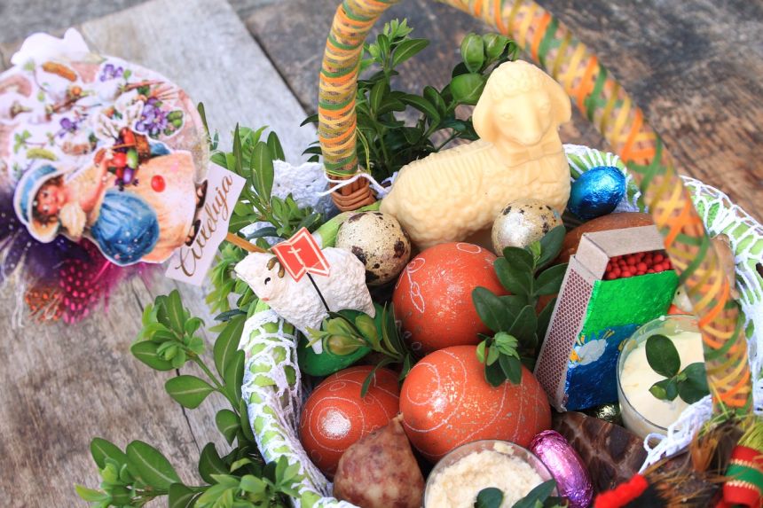 复活节快乐俄罗斯传统复活节篮子