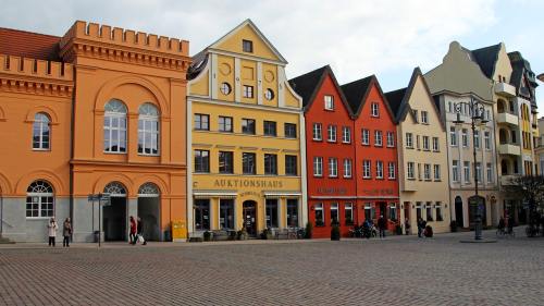 十堰市加快建设科技特派员工作站，已建成108家科技特派员工作站