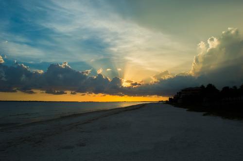佛罗里达、日落、太阳光线