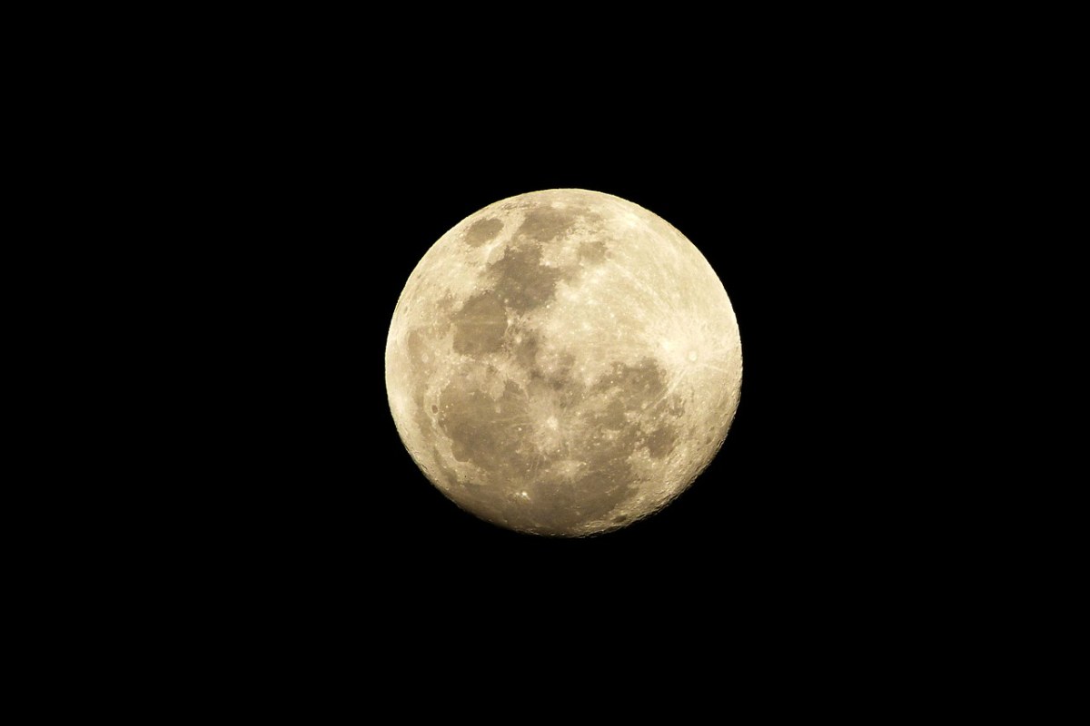 月亮、卫星、夜晚的天空免费图片