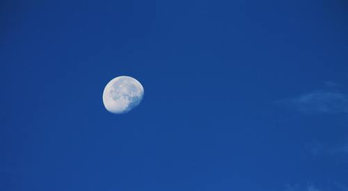 月亮、云、天空