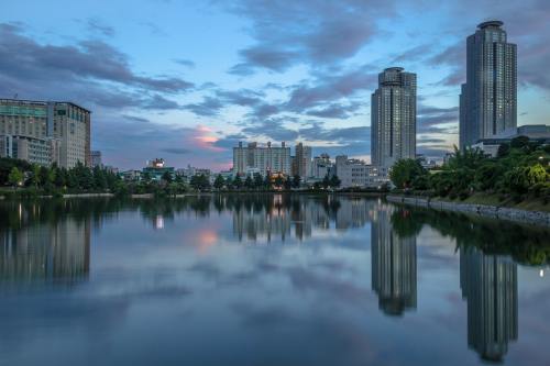 Hewett beats Oda to win 10th Grand Slam singles title