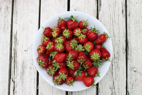 草莓、表、碗
