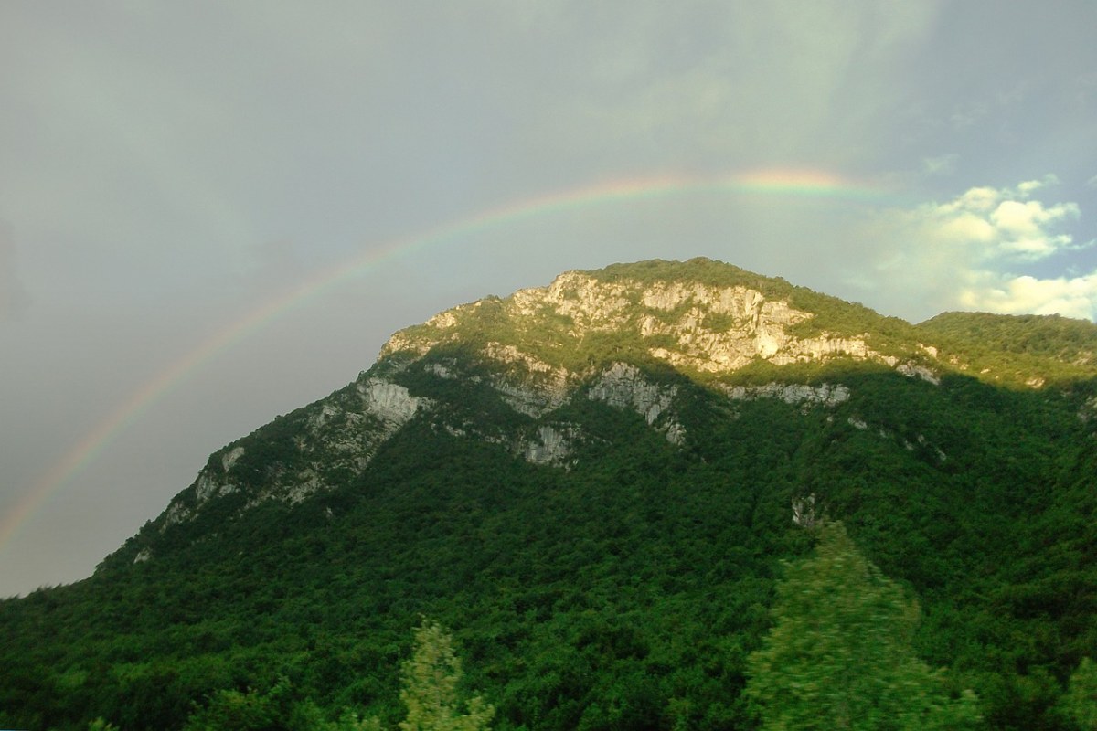 山、彩虹、森林免费图片