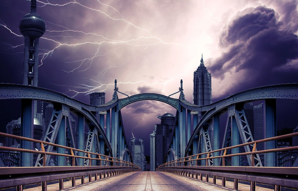 闪电、城市、桥免费图片