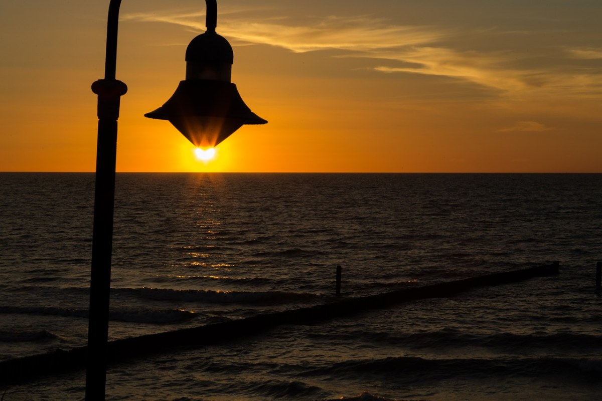 日落,波罗的海,灯