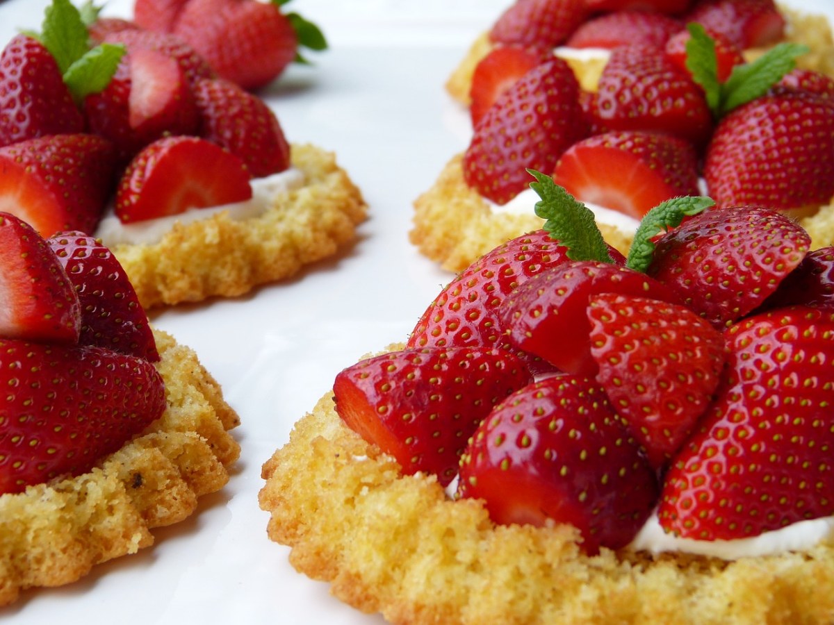 草莓蛋糕、草莓、面团免费图片