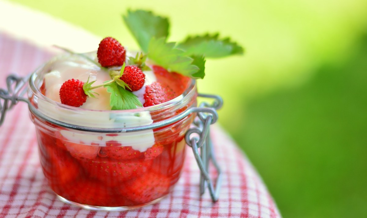 新鲜的水果草莓甜点免费图片